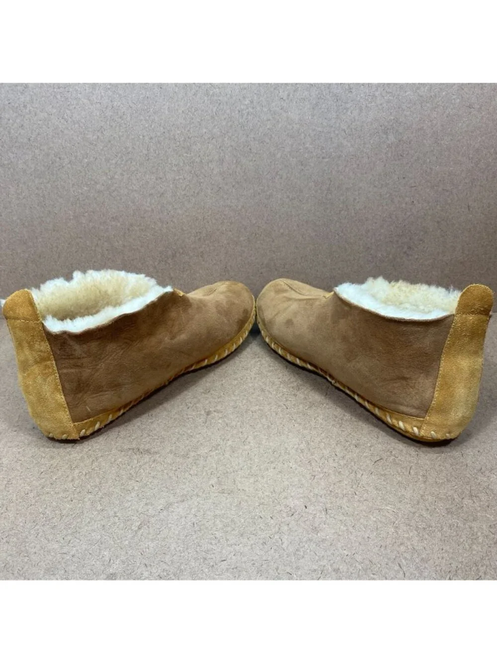 L.L.Bean Mens Wicked Good Lodge Chukkas Shearling-Lined Suede SZ 11 Tan Slippers